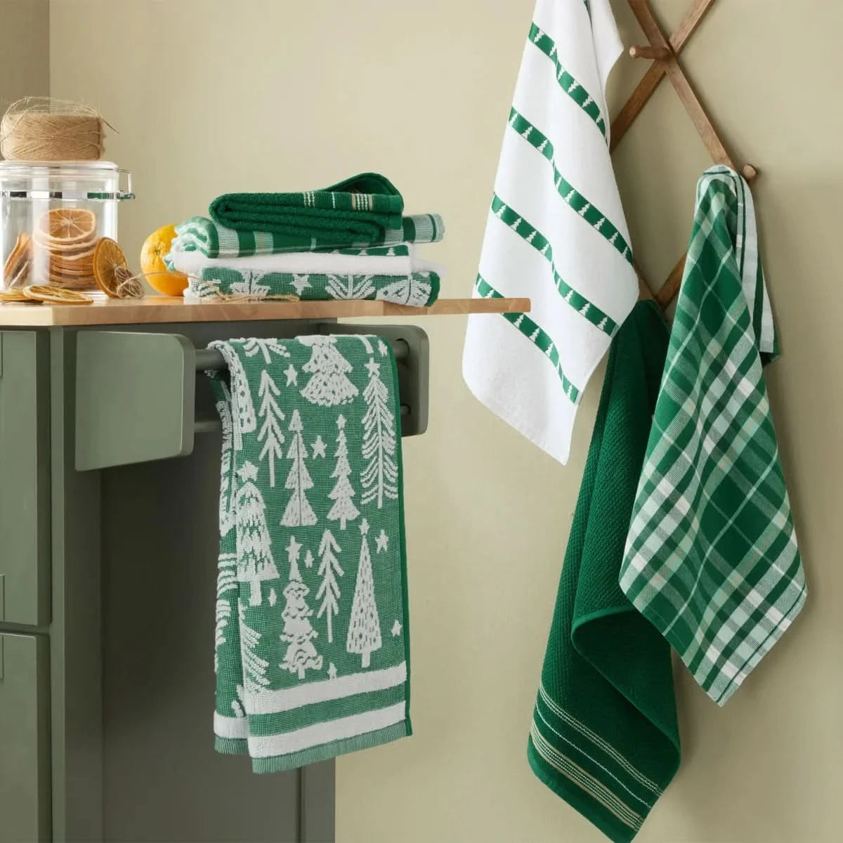 Holiday Kitchen Towels, 8-pack