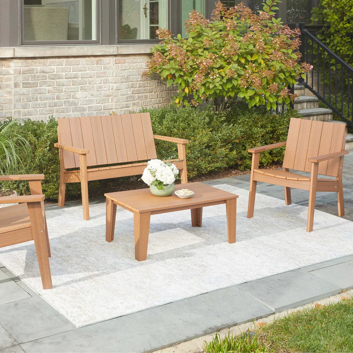 Leisure Line 4-piece Outdoor Seating Set by Tangent