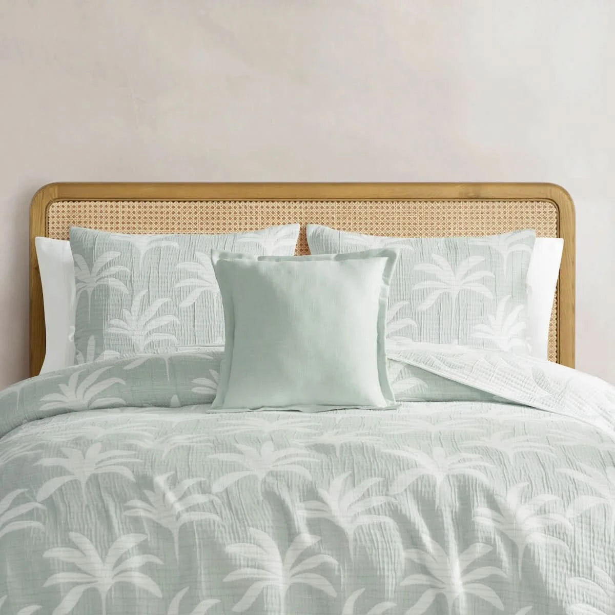 West Park Palm Tree 4-piece Quilt Set