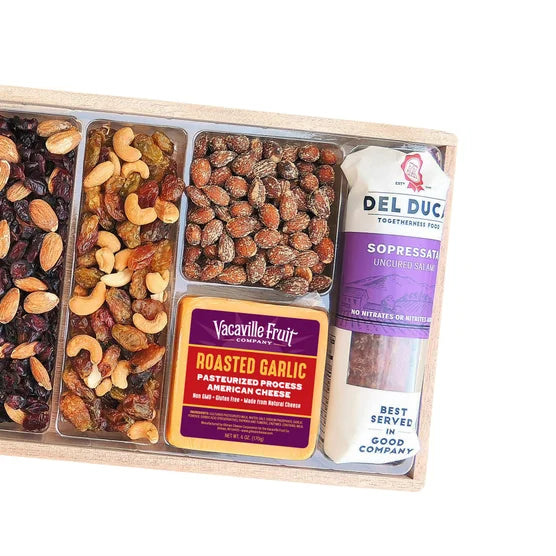 Vacaville Fruit Company, 60 oz. Dried Fruit & Nut Basket,