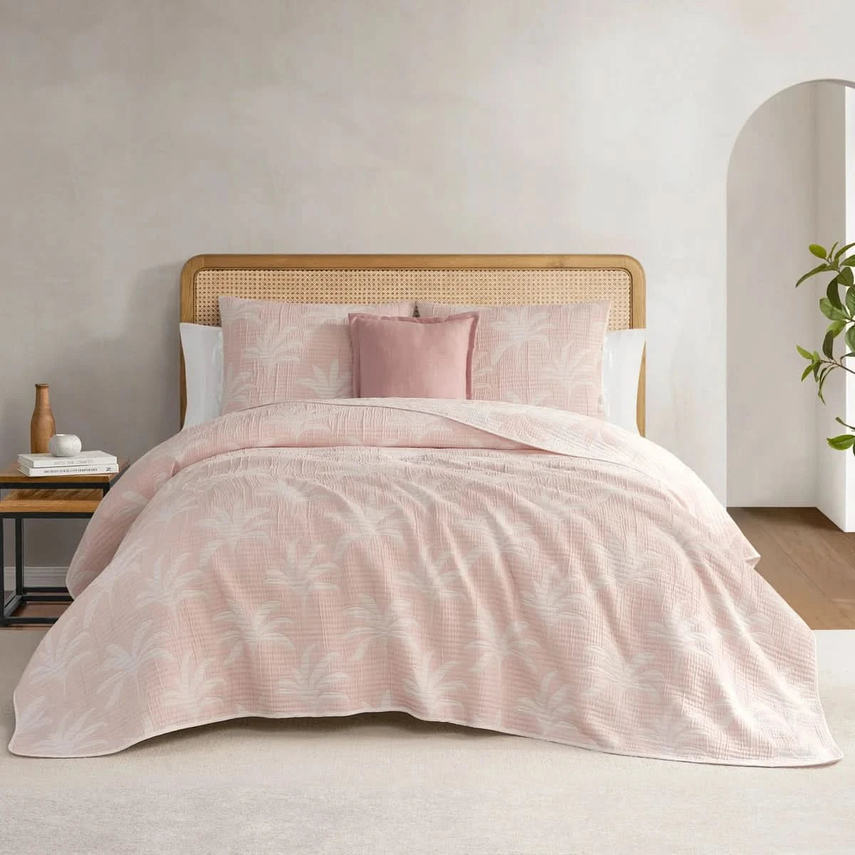 West Park Palm Tree 4-piece Quilt Set