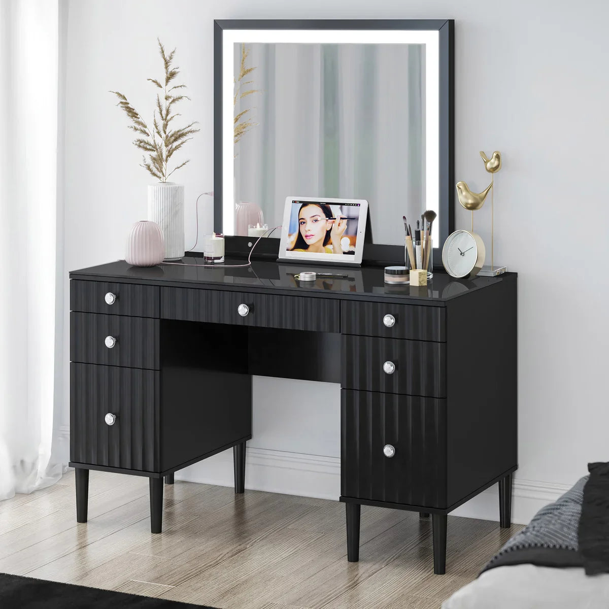 Tresanti Marilyn Vanity with Mirror