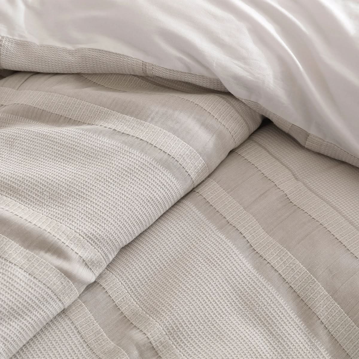 Haven Lane Dillon 3-piece Comforter Set