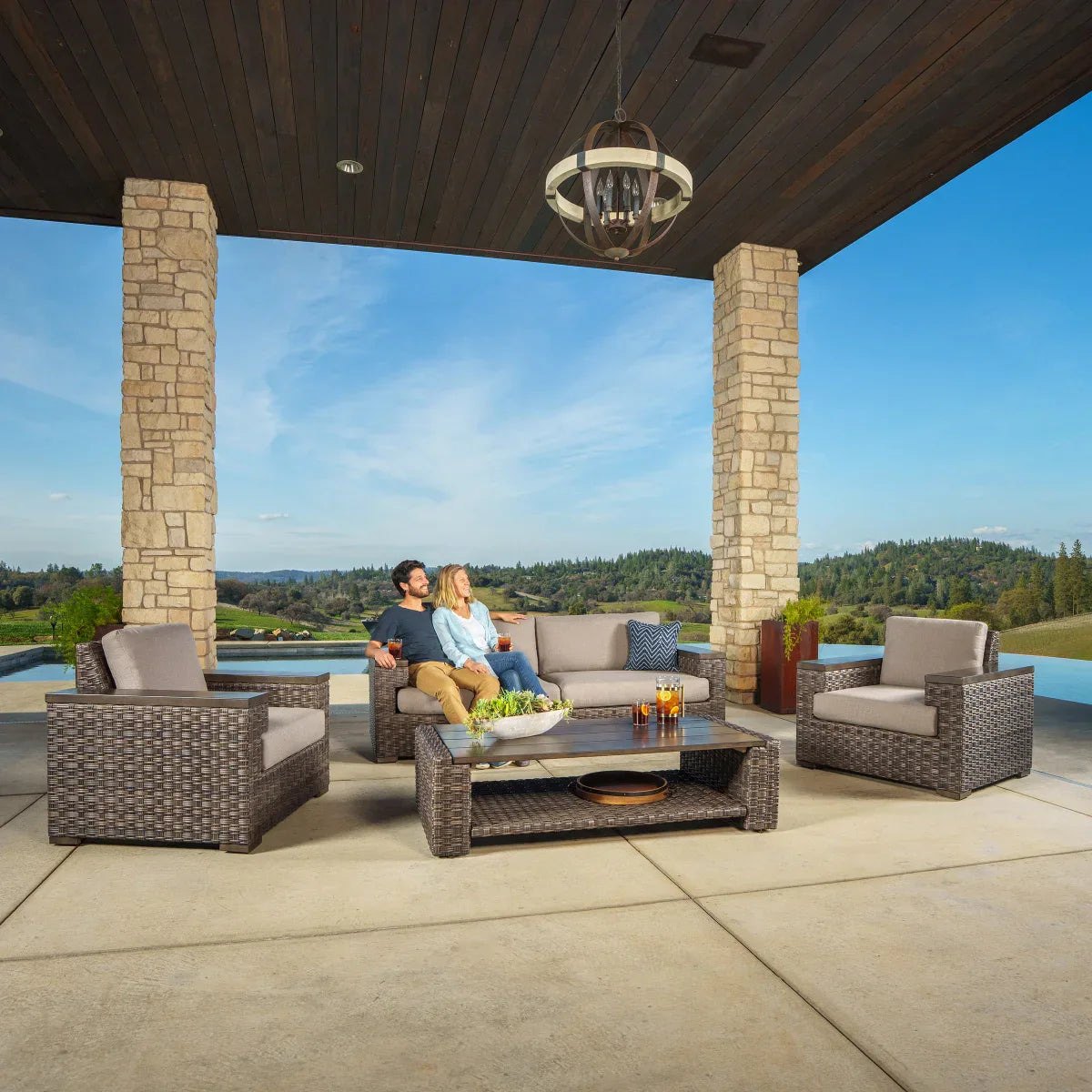 SunVilla Acadia XL 4-piece Outdoor Seating Set