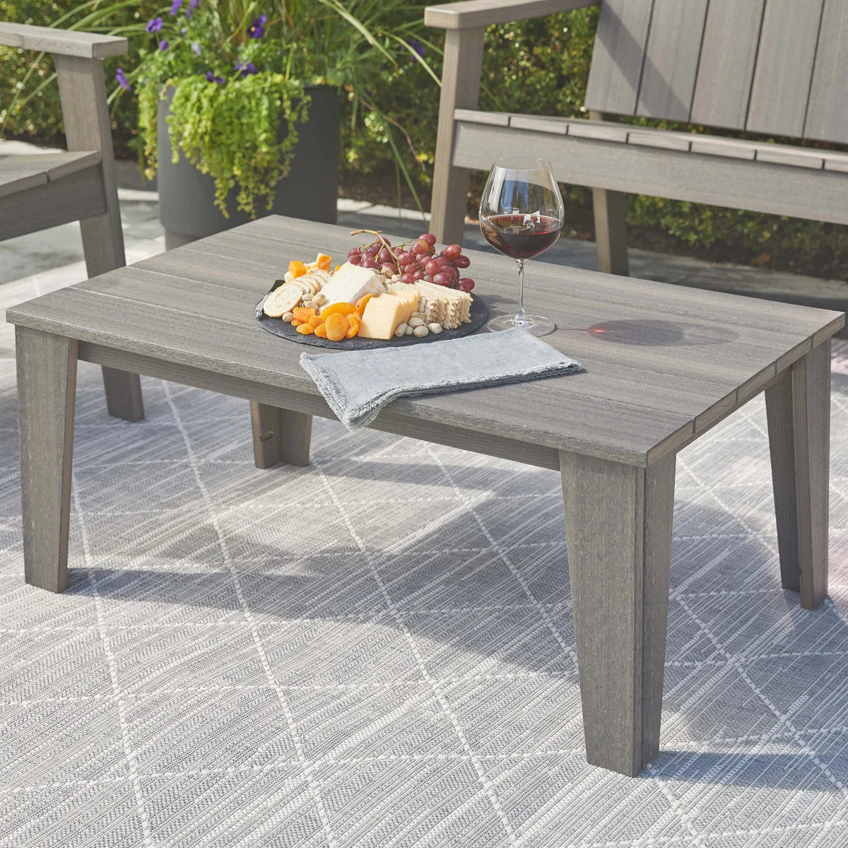 Leisure Line 4-piece Outdoor Seating Set by Tangent