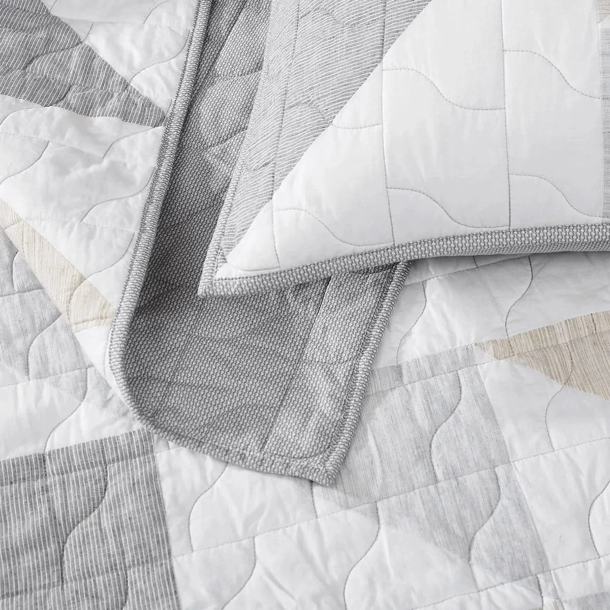 Origami Pieced Starlight Patchwork 3-piece Quilt Set