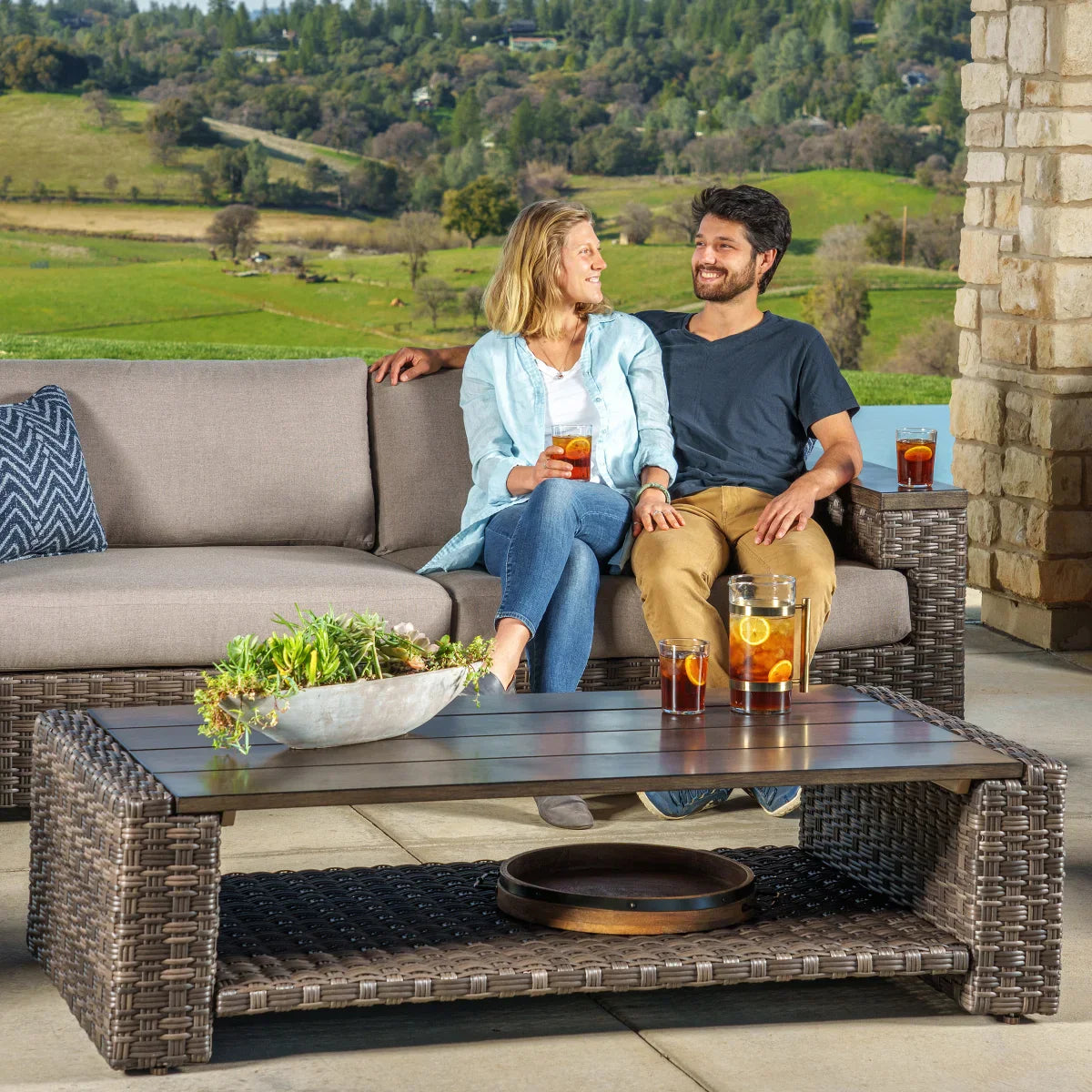SunVilla Acadia XL 4-piece Outdoor Seating Set