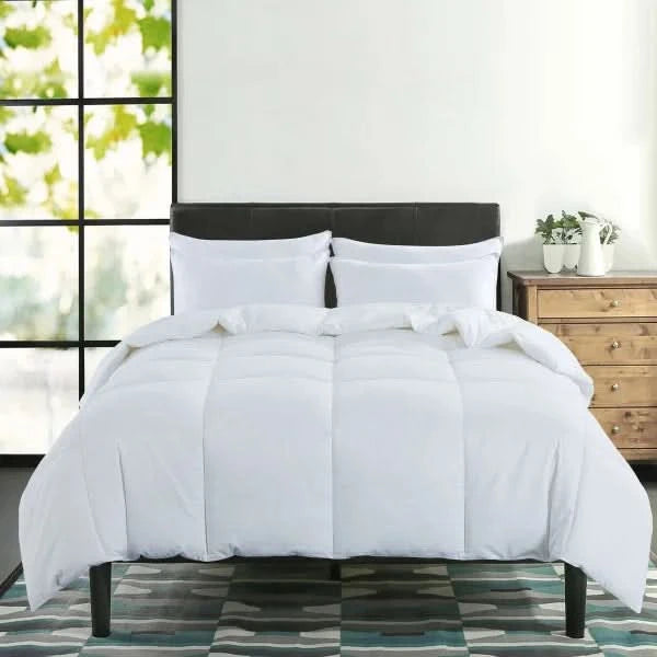 Feather and Loom 420 TC White Goose Down Comforter & Pillow Set