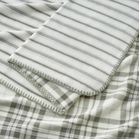 Casual Living Reversible Luxe Plush Throw