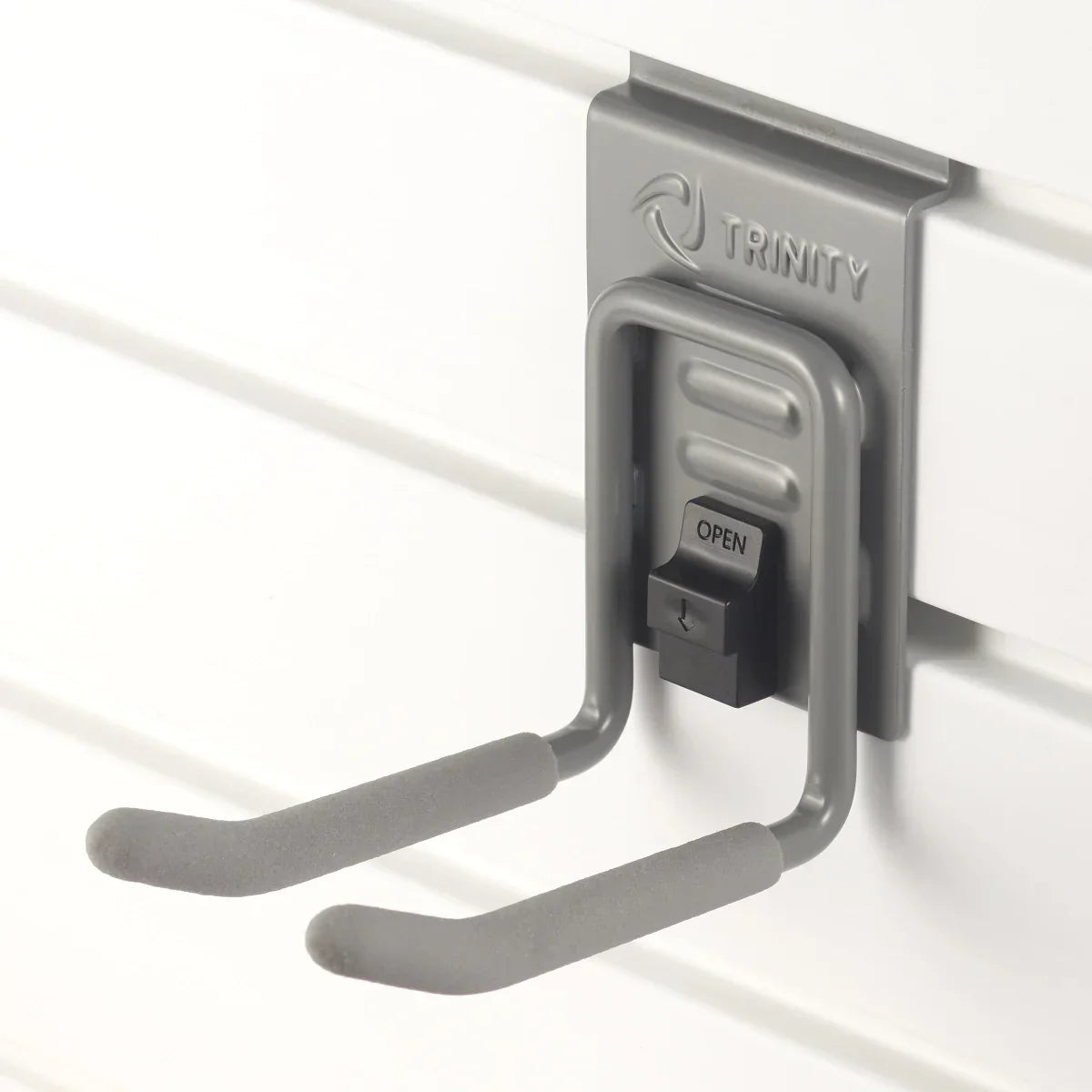 TRINITY 16 Sq Ft Modular Slatwall 13-piece Accessory Set