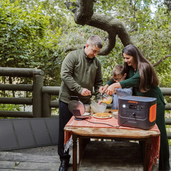 Jackery 1000 Plus Solar Generator with Mini 100W Solar Panel