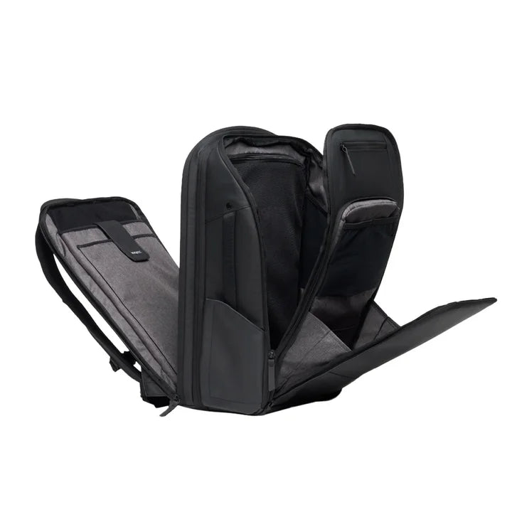 NOMATIC Essential Travel Pack 20L-30L