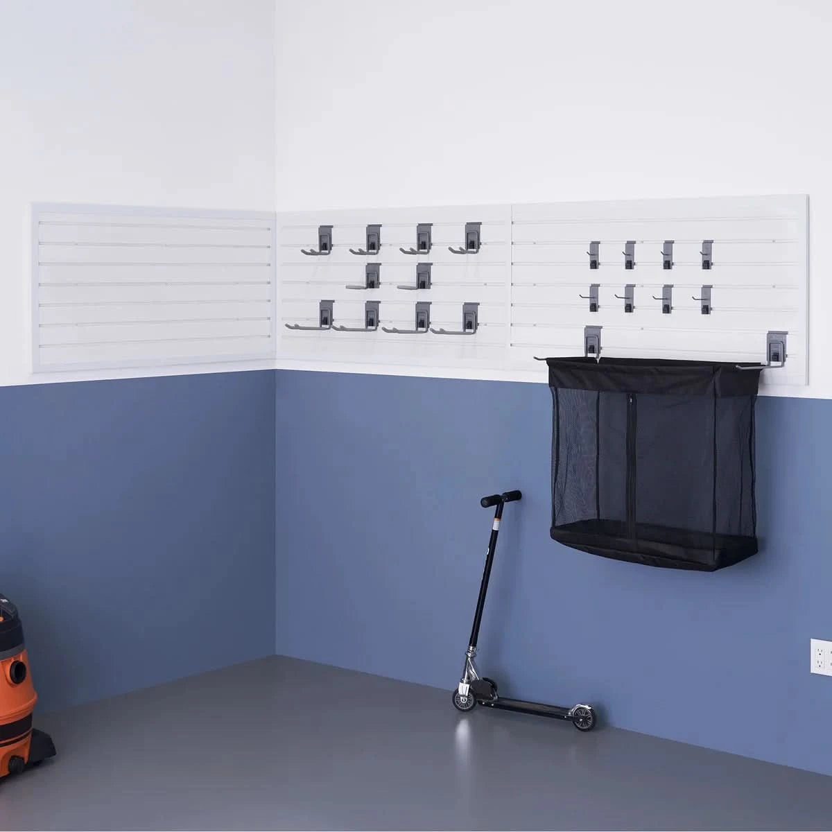 TRINITY 24 Sq Ft Modular Slatwall 19-piece White Accessory Set