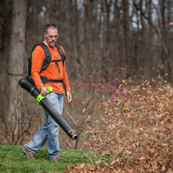 Greenworks 800CFM Backpack Blower (1) 4ah Battery and Leaf Tarp
