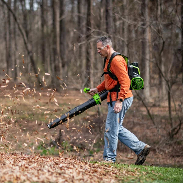 Greenworks 800CFM Backpack Blower (1) 4ah Battery and Leaf Tarp
