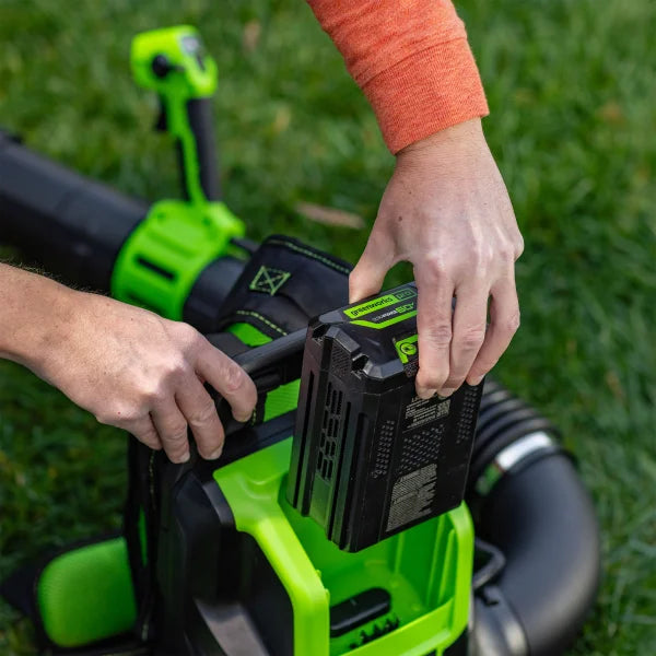 Greenworks 800CFM Backpack Blower (1) 4ah Battery and Leaf Tarp