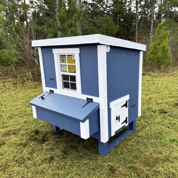 OverEZ Medium Chicken Coop with Feeder and Waterer