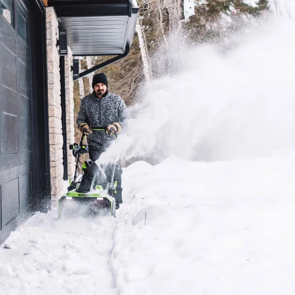 Greenworks 80V 22” Snow Thrower (2) 4.0Ah Batteries & Dual Port Charger