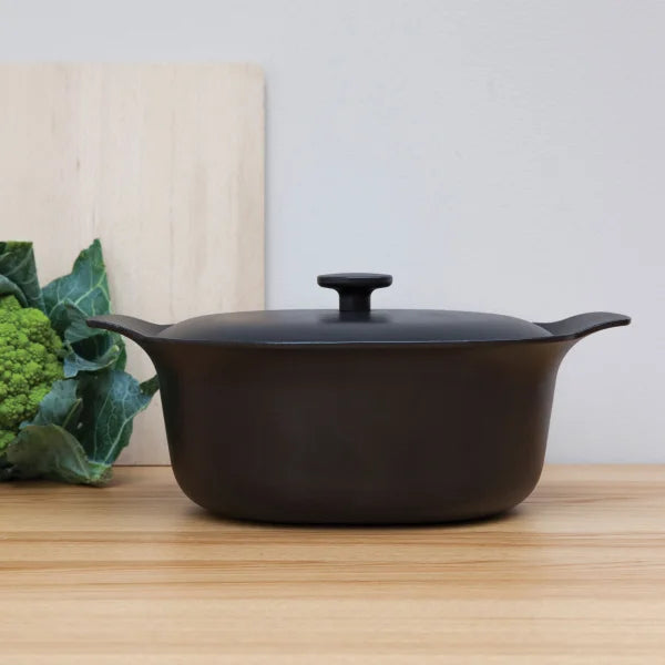 BergHOFF Ron 11" Cast Iron 5.5-Quart Dutch Oven with Lid