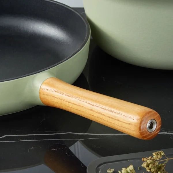 BergHOFF Ron Cast Iron 10.25" Fry Pan