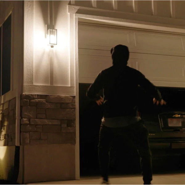 Wyze 2k Bulb Cam and Accessory Bulb Bundle