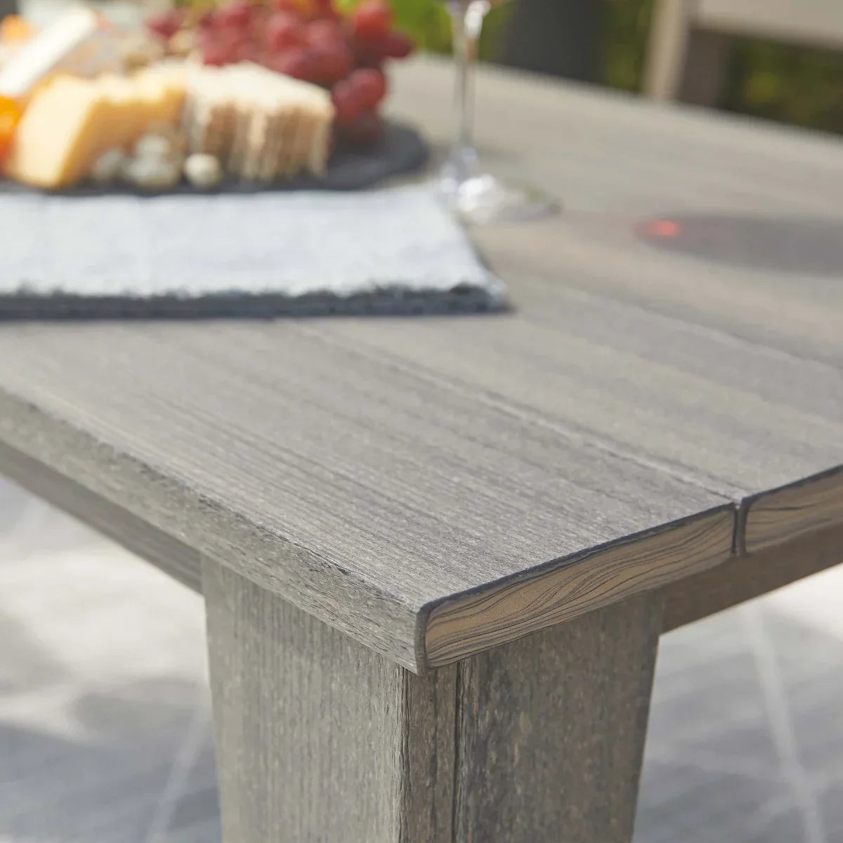 Leisure Line 4-piece Outdoor Seating Set by Tangent