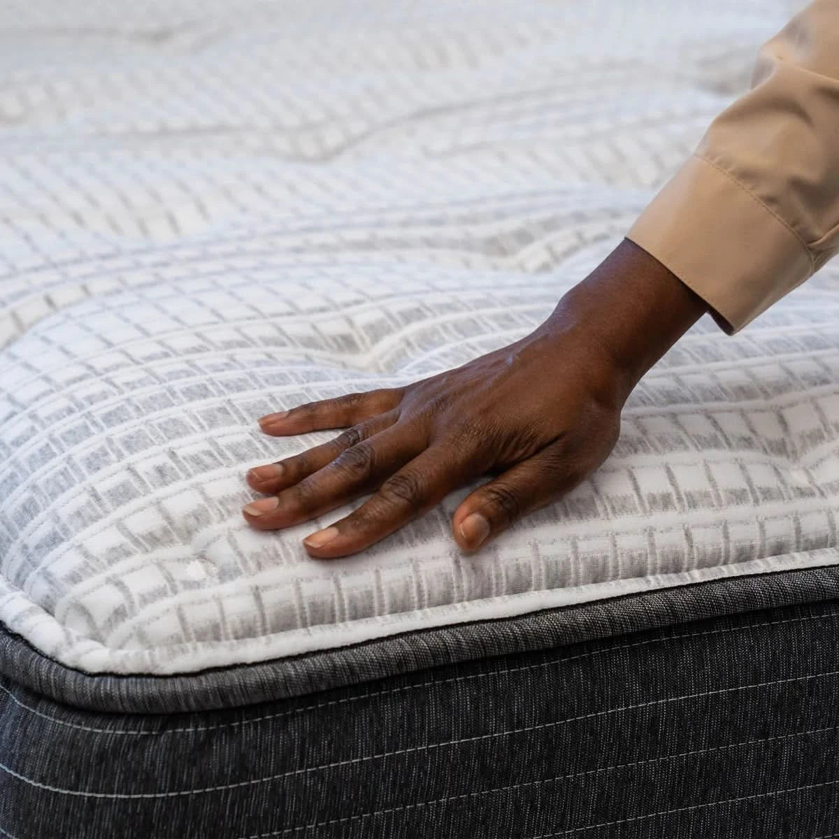 Beautyrest 14.5" Silver Hybrid DualCool Plush Mattress