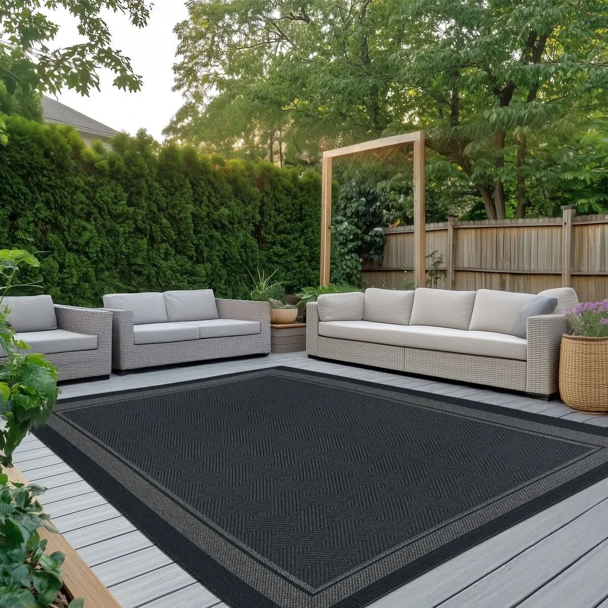 Ravenna Indoor/Outdoor Rug, Geo Border Charcoal