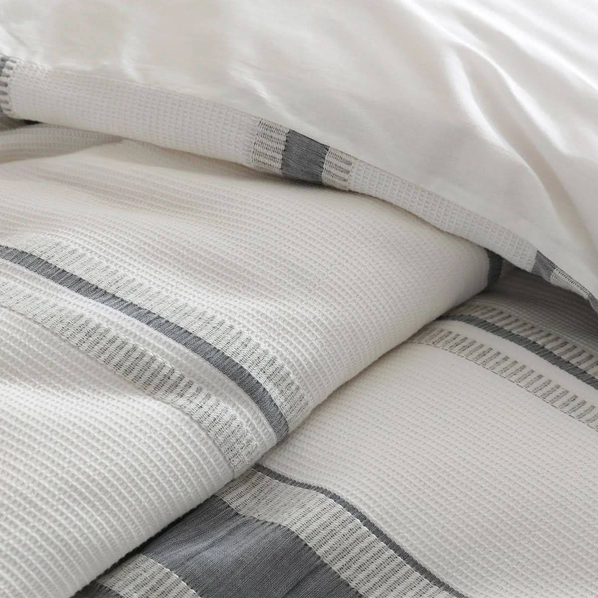 Haven Lane Dillon 3-piece Comforter Set