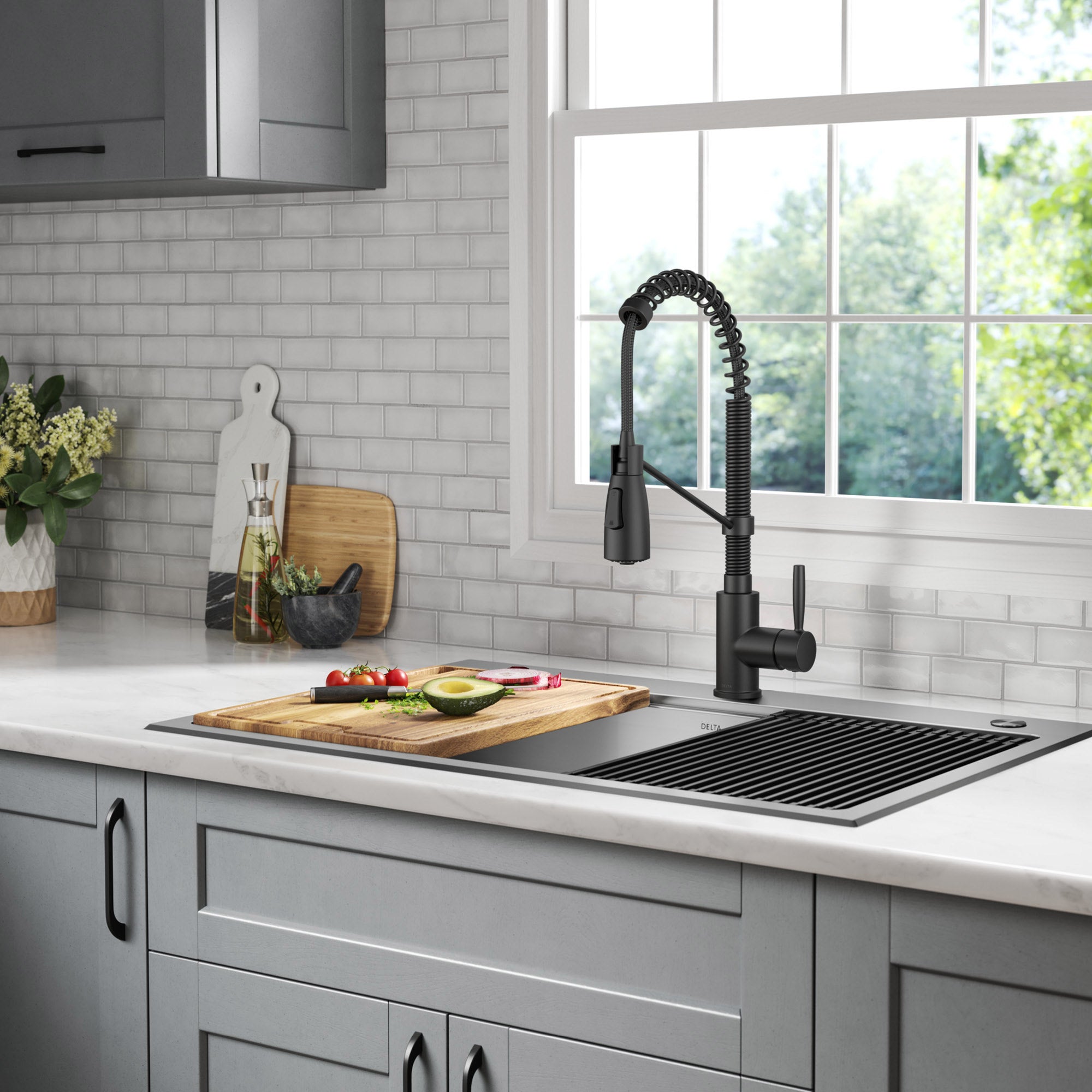 Delta Pull-Down High Arc Single Handle Kitchen Faucet
